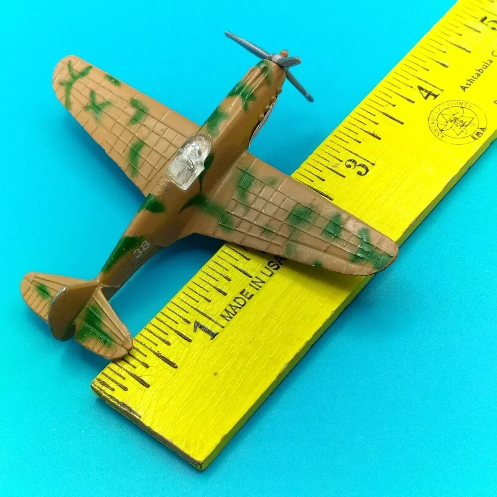 A136 Vintage Toy Airplane P-40 Flying Tiger Tan Camo Diecast Metal Painted Plane
